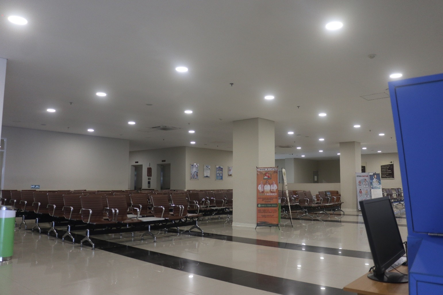 Ruang Tunggu Farmasi
